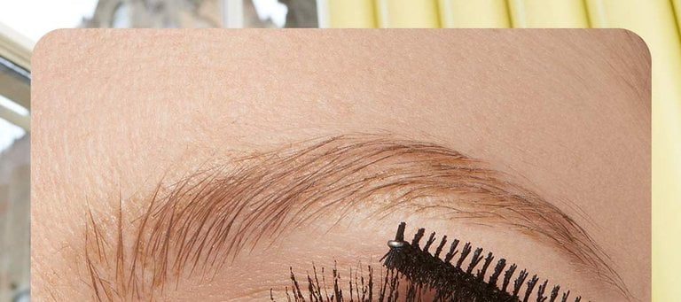 Colossal Bubble™ Waterproof Mascara Buildable, sleek volume