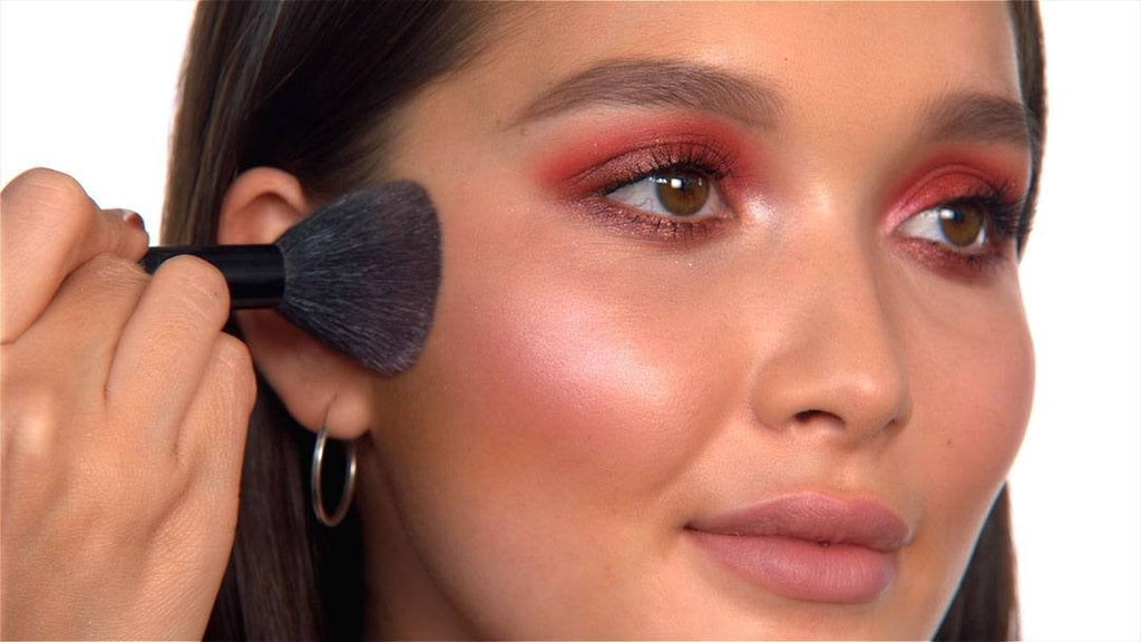 maybelline-yada-highlighter-application-16x9