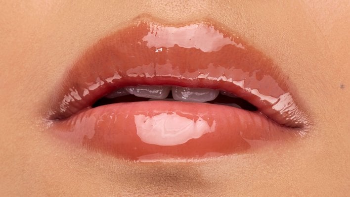 Lifter Gel Oil-in-Gel Lip Gloss with Hyaluronic Acid