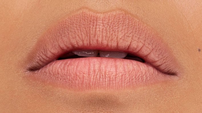 Lifter Gel Oil-in-Gel Lip Gloss with Hyaluronic Acid