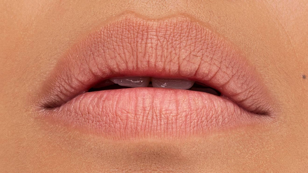 Lifter Gel Oil-in-Gel Lip Gloss with Hyaluronic Acid